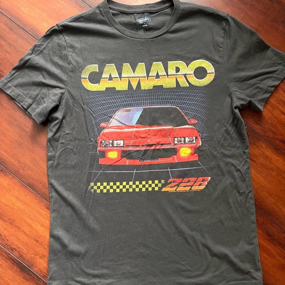 MENS/UNISEX OLD NAVY CAMARO GRAPHIC T-SHIRT size Small short sleeved